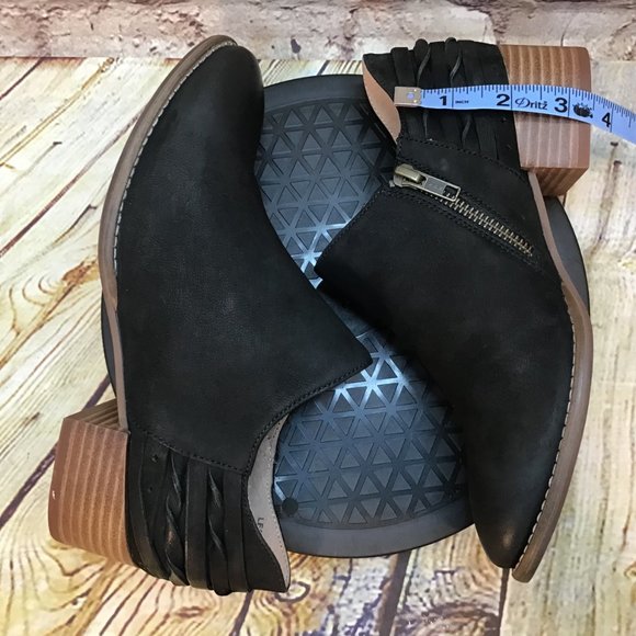 Seychelles Women’s Black Twisted Leather Side Zip Slip On Booties Boots Size 6 - Picture 5 of 8